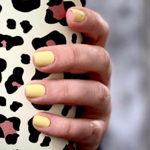 Belgian Buttercup Color street