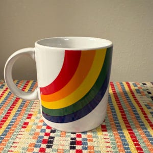 Vintage 80s FDT Rainbow mug