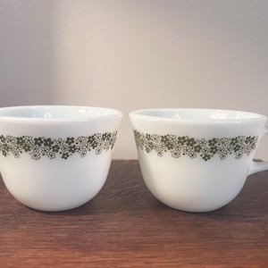 Pyrex Spring blossom mugs- pair