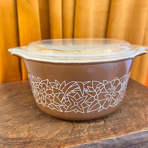 Vintage Pyrex Woodland Casserole Dish, #473-B, 1 Quart, Brown and White