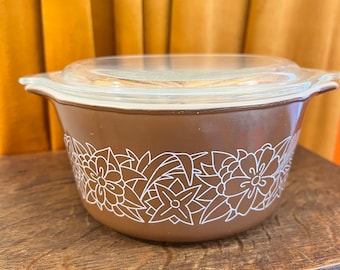 Vintage Pyrex Woodland Casserole Dish, #473-B, 1 Quart, Brown and White