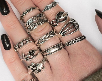 13 pcs Skull Snake & Claw Ring Piece Vintage Silver Ringset Sun Moon Charm Ring Set Gothic Punk Emo Stainless Steel Rings  Ring Set