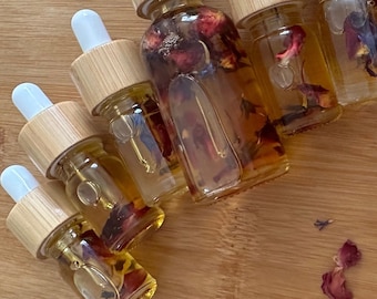 Nagelöl, Gesichts- & Körperöl, handgemachtes feuchtigkeitsspendendes hypoallergenes Bio-Jojobaöl mit Rosen und anderen Blütenblättern