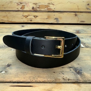 Mens stylish leather belt - brass buckle - genuine leather - suitable for jeans  - wedding - groomsmen - smart leather belt - 1.25” wide
