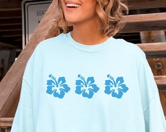 Hibiscus Flower Shirt, Summer Vacation Shirt, Beachy Tshirt, Trendy Shirt, Preppy Clothes, Oversized Tee, Indie Retro, Beach Aesthetic Shirt