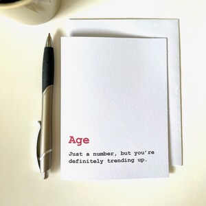 Tarjeta de cumpleaños divertida para la edad (versión 1)
