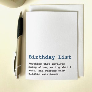 Tarjeta divertida con la lista de cumpleaños