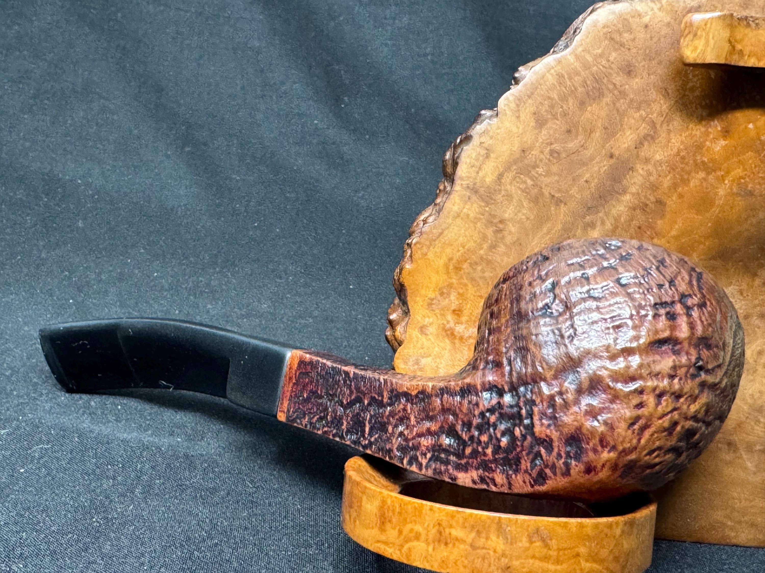 Charatan of London Grosvenor Shape 2109 Rhodesian Sandblast Fishtail Vulcanite Stem 8