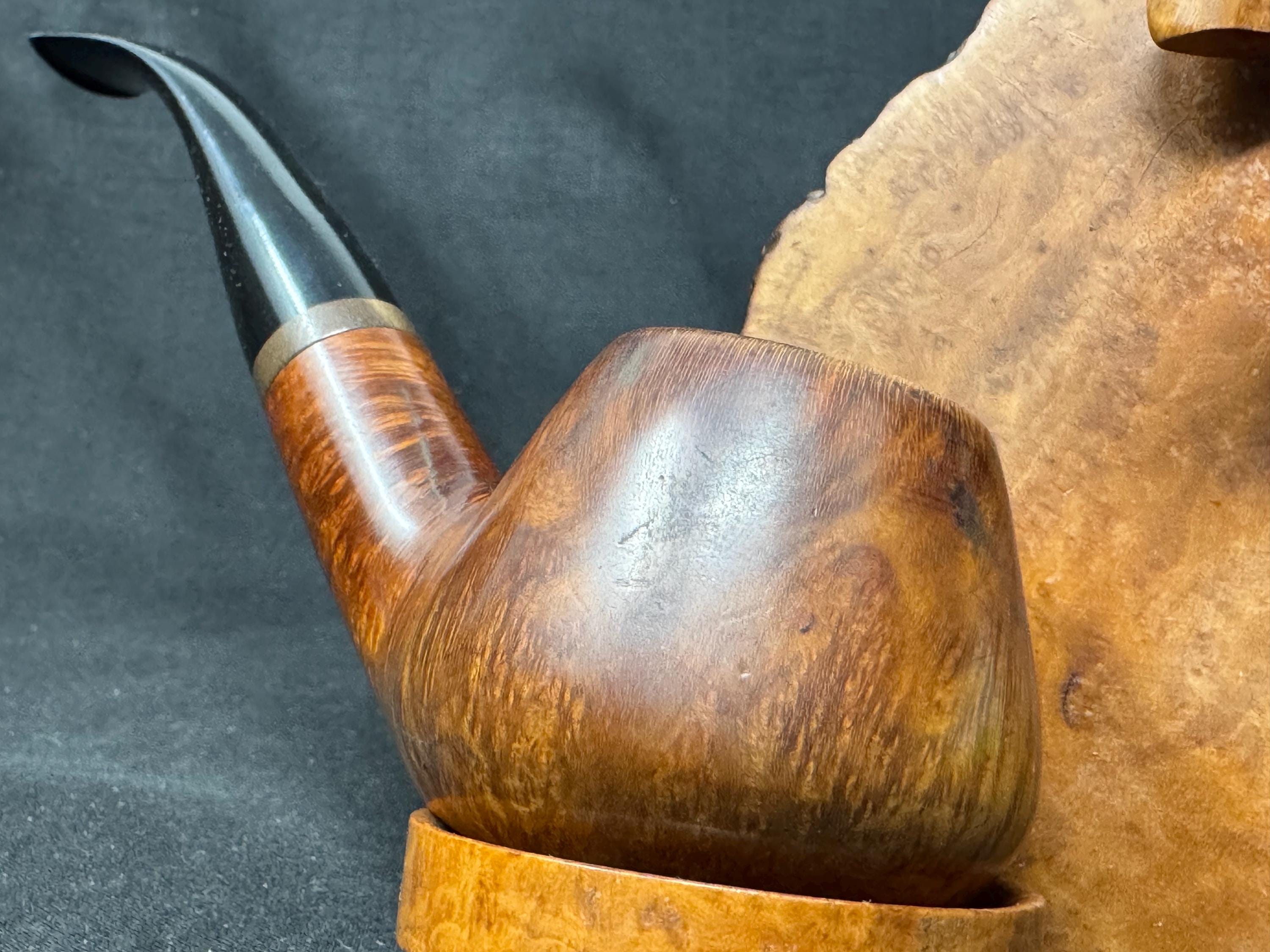 VAUEN 3239 Smooth Bent Volcano Sitter - German Museum-Grade Estate | 9mm 8