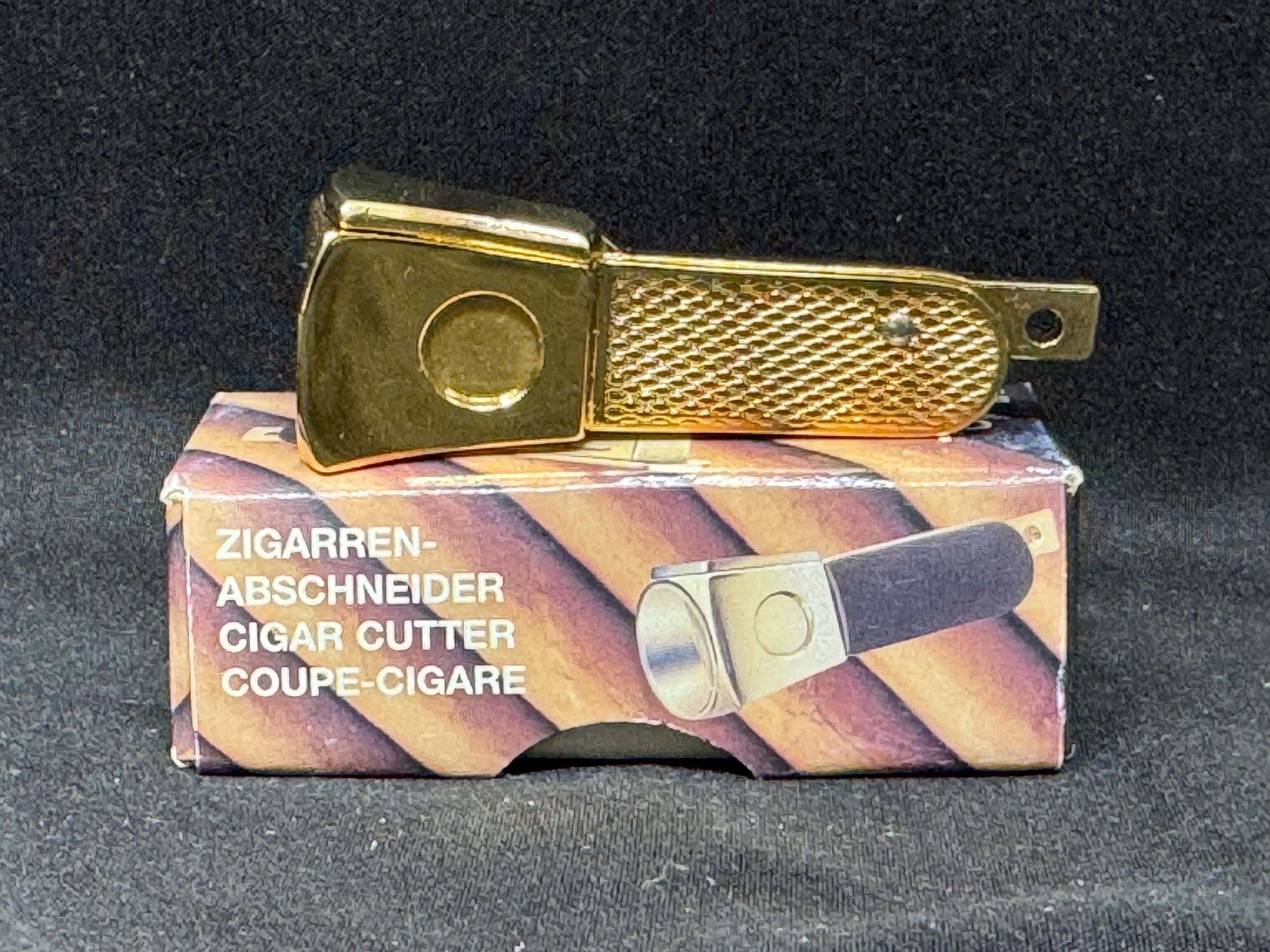 CTS Solingen Gold-Tone Mini V-Cut Cigar Cutter, 1950s-60s NOS 7