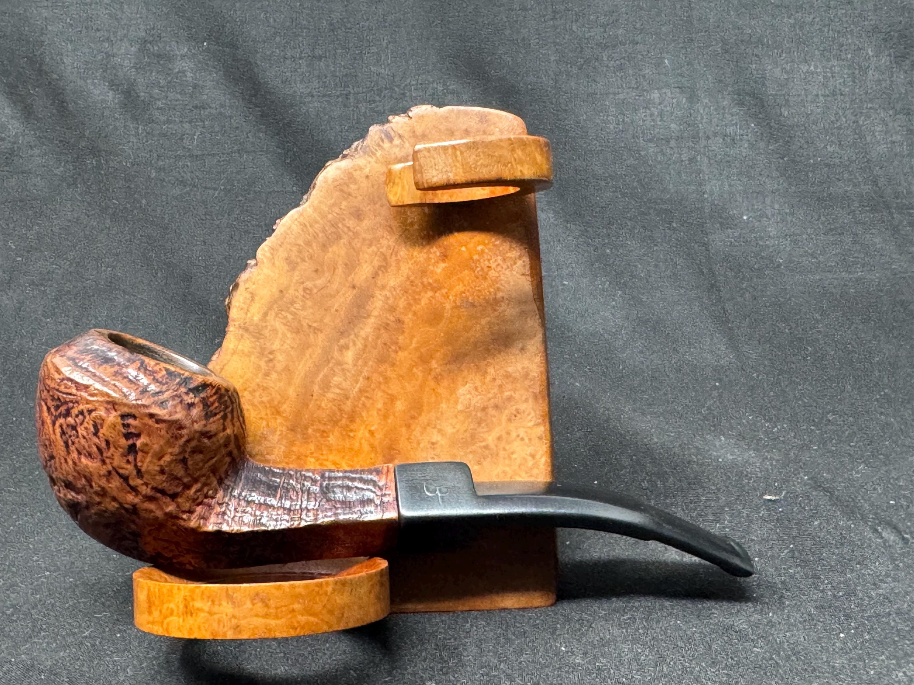 Charatan of London Grosvenor Shape 2109 Rhodesian Sandblast Fishtail Vulcanite Stem 4