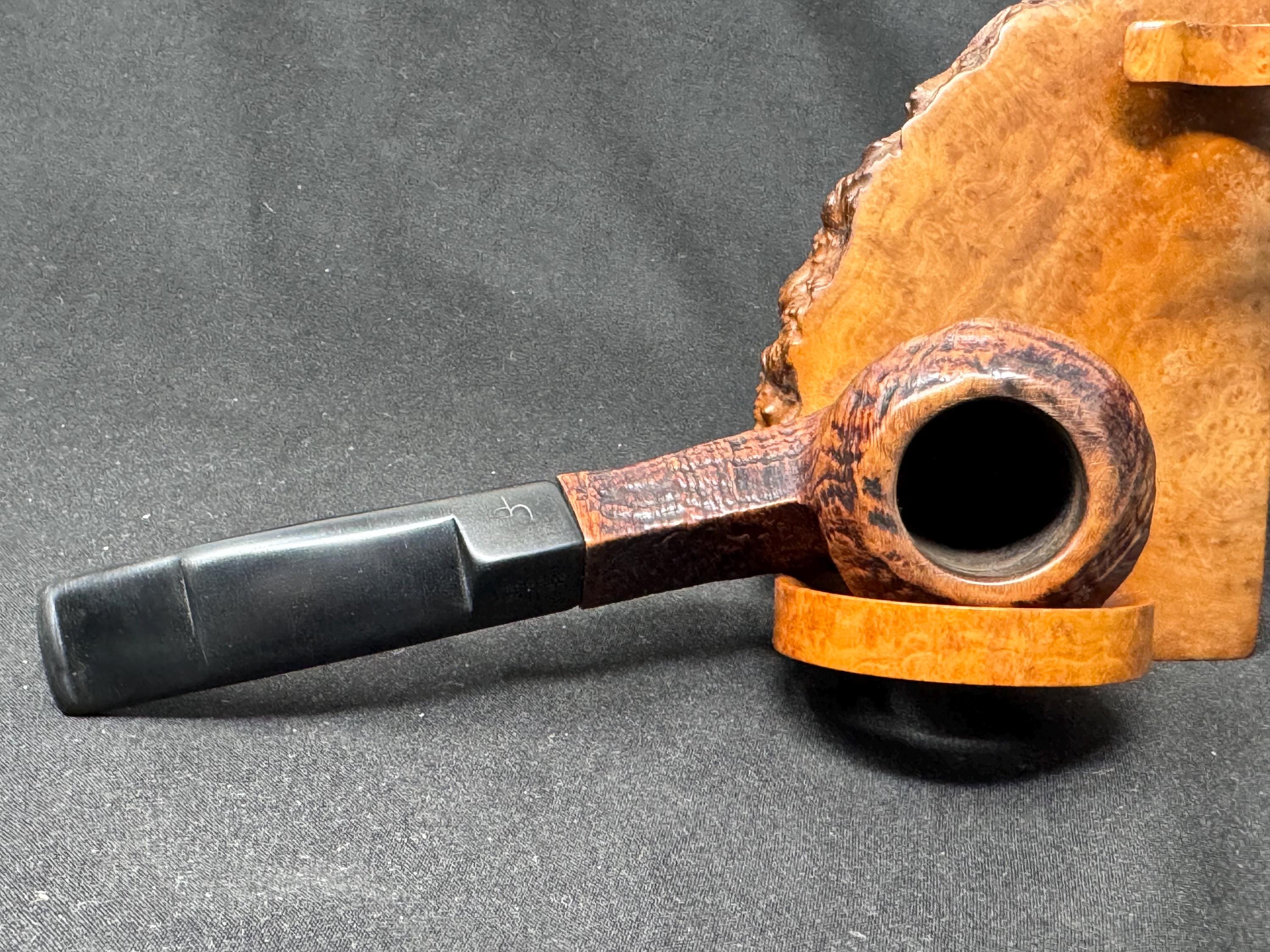 Charatan of London Grosvenor Shape 2109 Rhodesian Sandblast Fishtail Vulcanite Stem 6