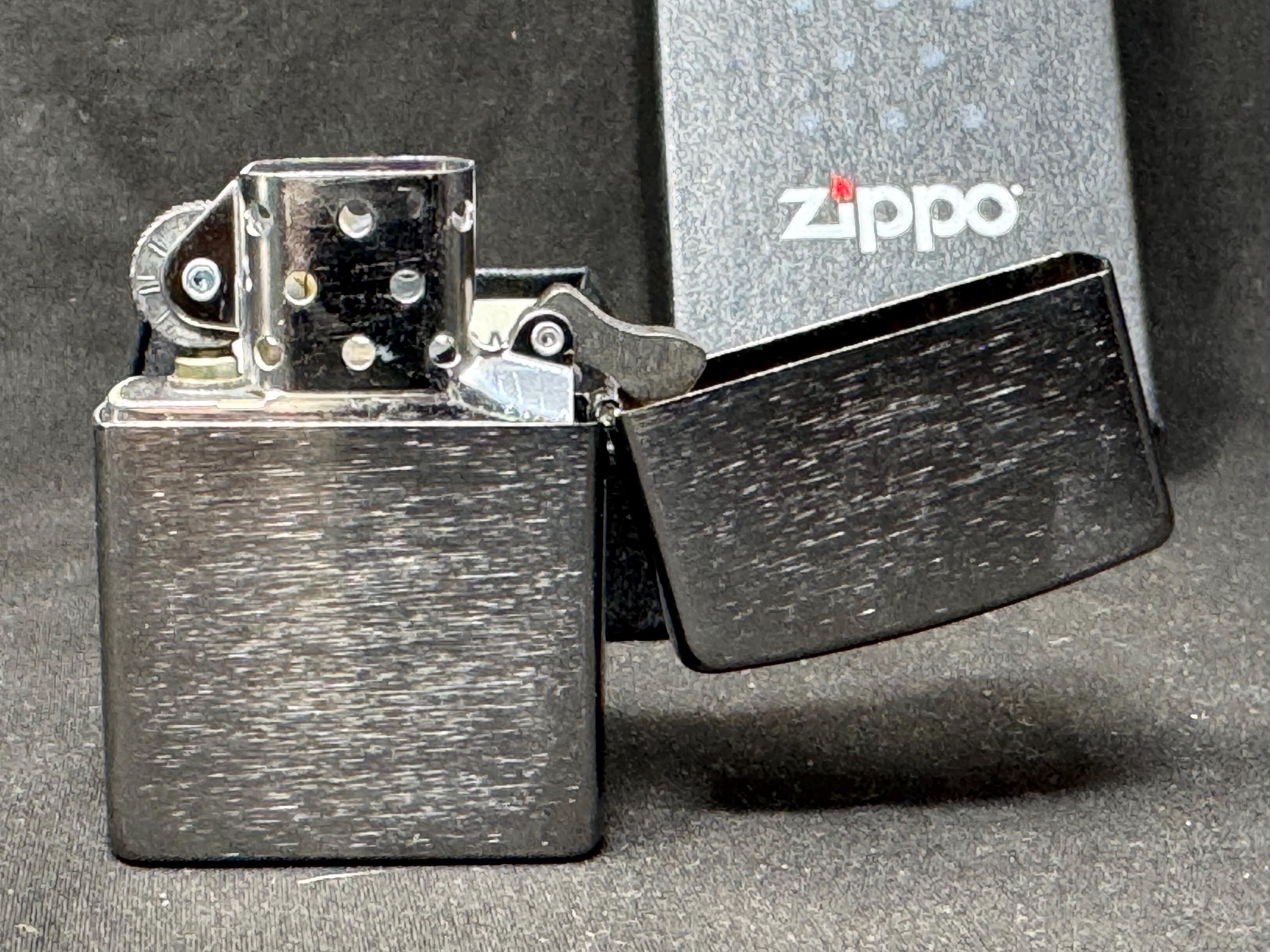 N.O.S. Zippo "Radeford" Brushed Chrome Windproof Lighter (G 16) – The Perfect Collectors‘ Canvas. SKU-080 3