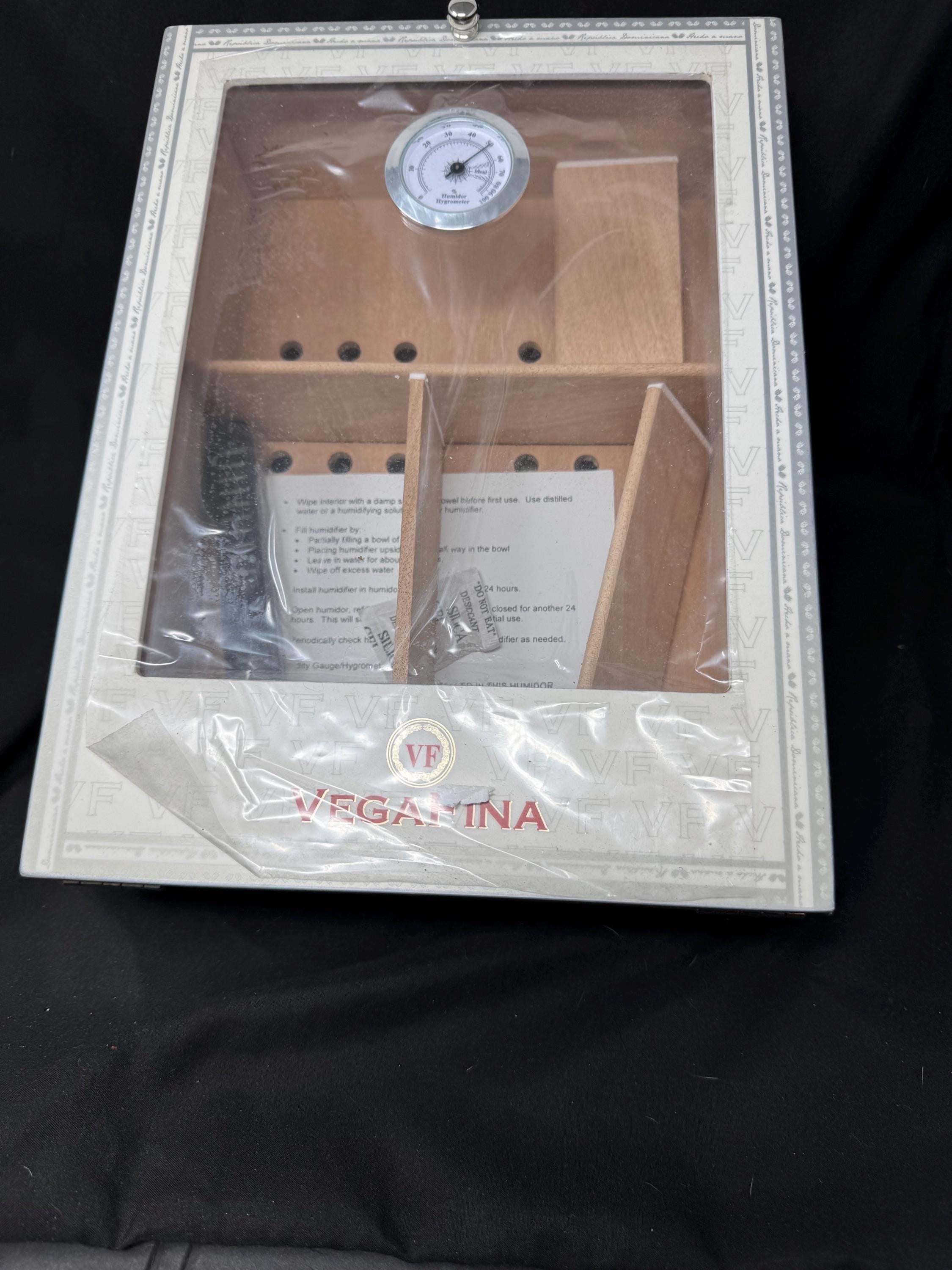 Vegafina VF Branded Desktop Cigar Humidor - Brand New Unused Tabletop Display 6