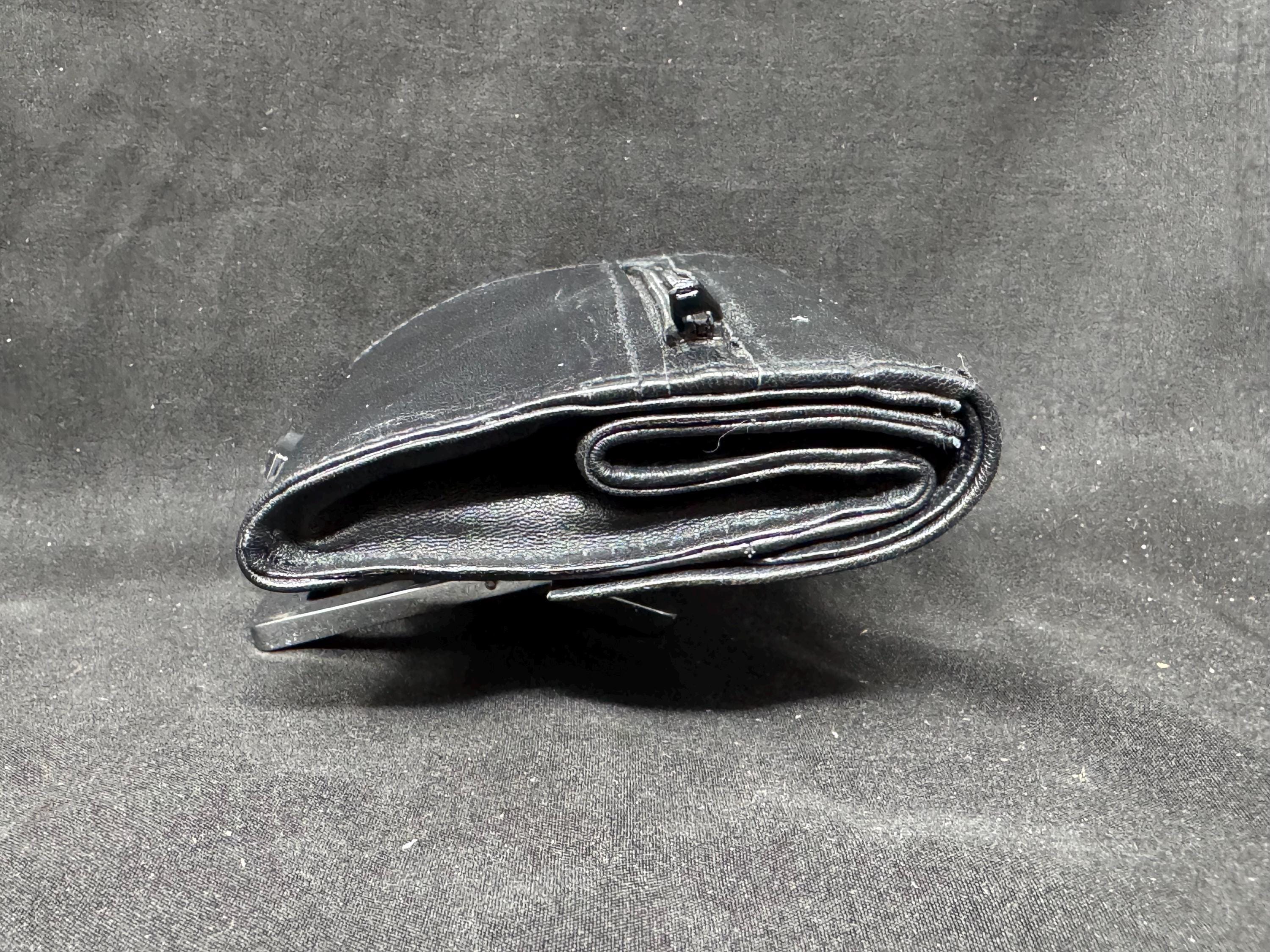 German Leather Expandable Tobacco Pouch | Medical-Grade Rubber Lined | NOS Condition 4