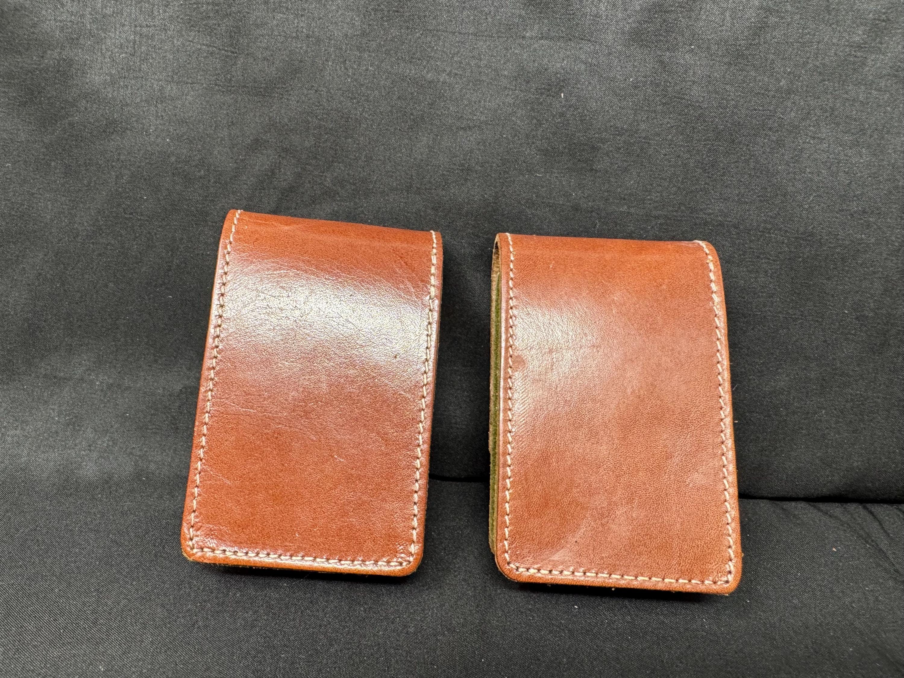 High-quality Four Roses reddish leather engraving. Features a secure  lock. Solid, elegant feel. Vintage new old stock.4”x2.5”x1”.SKU-118 4