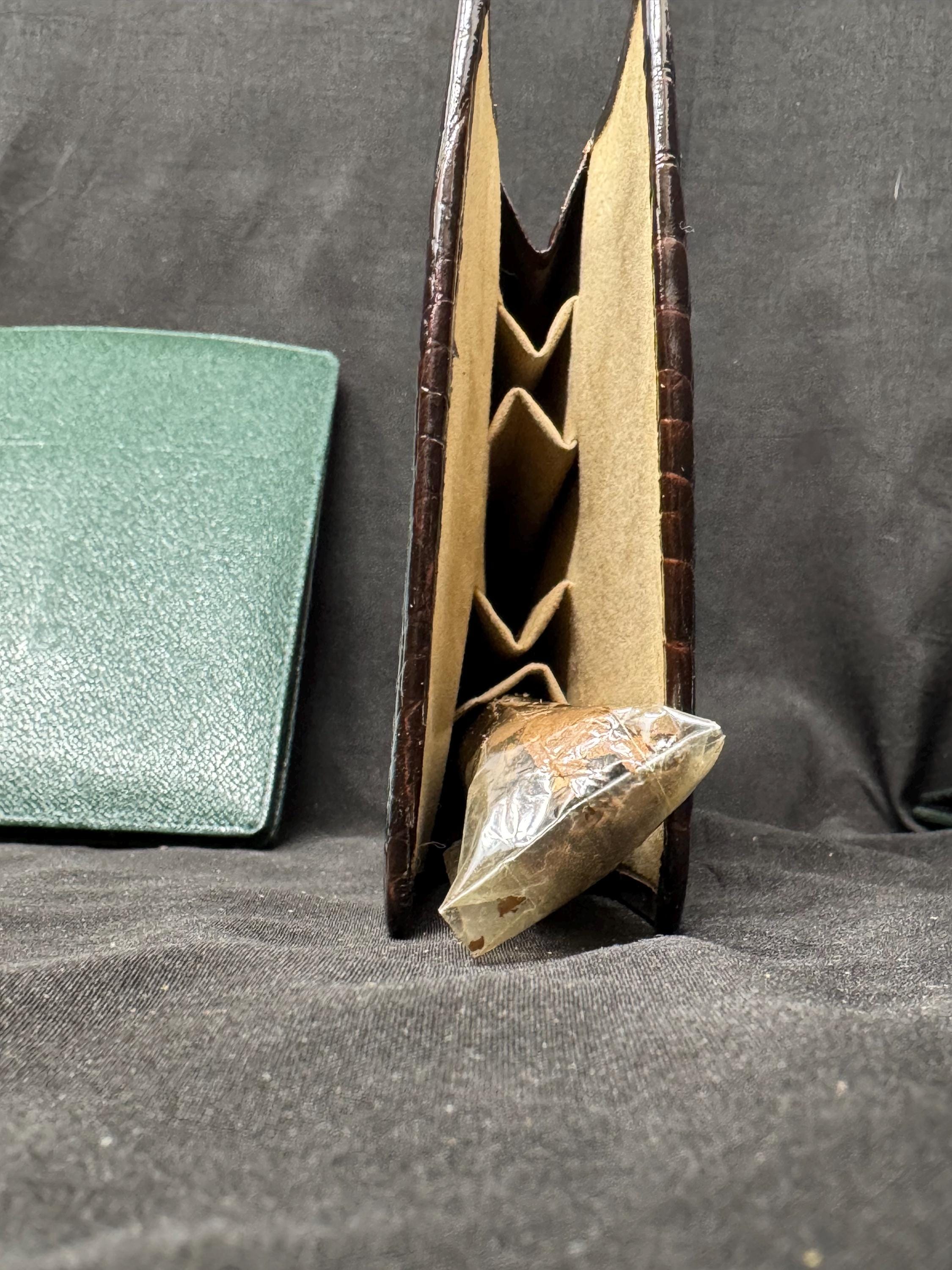 German Textured Leather Cigar Case - Four-Cigar Hard-Shell Holder, Crocodile Texture 10