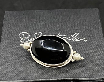 Vintage Pin Brooch Sterling Silver 925 Oval Design With jet Black Stone. (SKU 384)