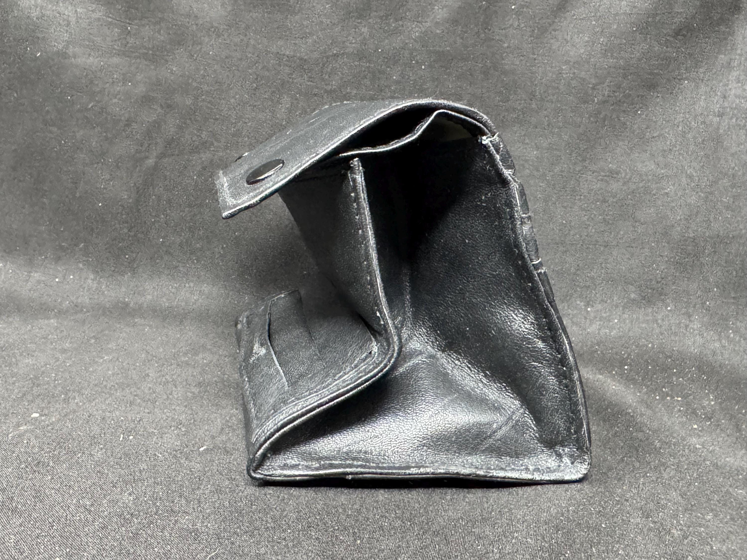 German Leather Expandable Tobacco Pouch | Medical-Grade Rubber Lined | NOS Condition 7