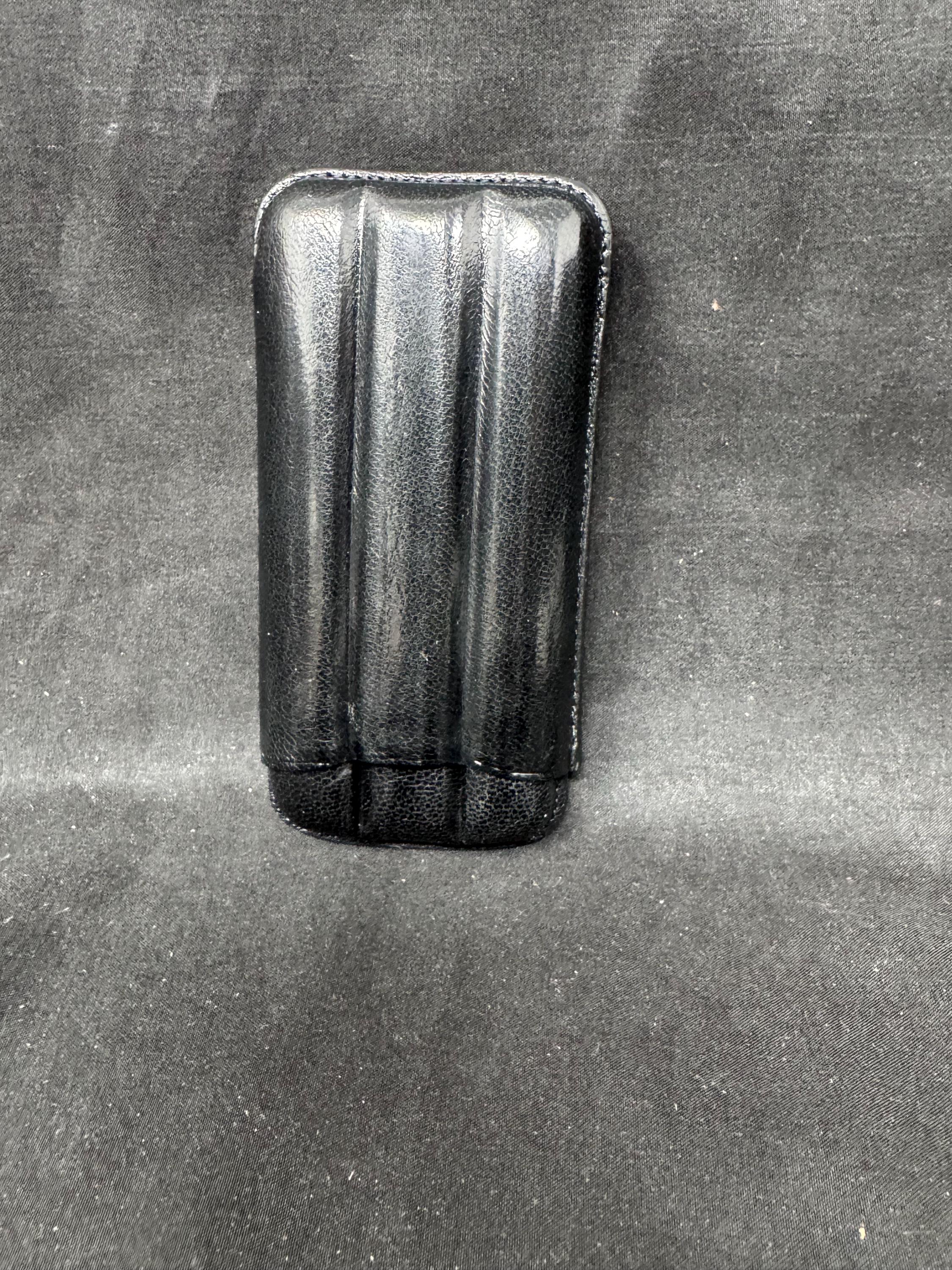 Ubrique Leather 3-Cigar Travel Case – German Bespoke Design.SKU-262 3