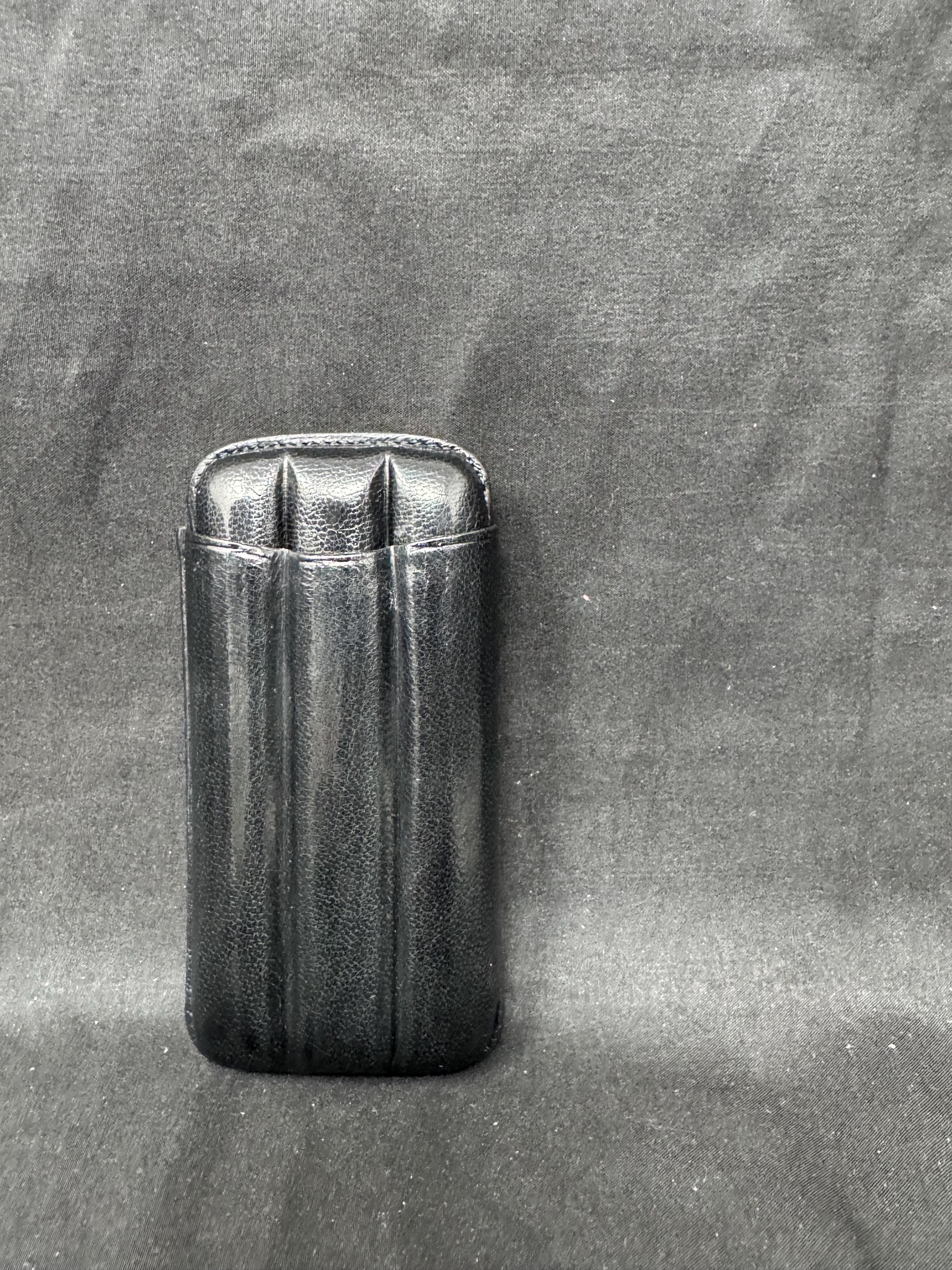 Ubrique Leather 3-Cigar Travel Case – German Bespoke Design.SKU-262