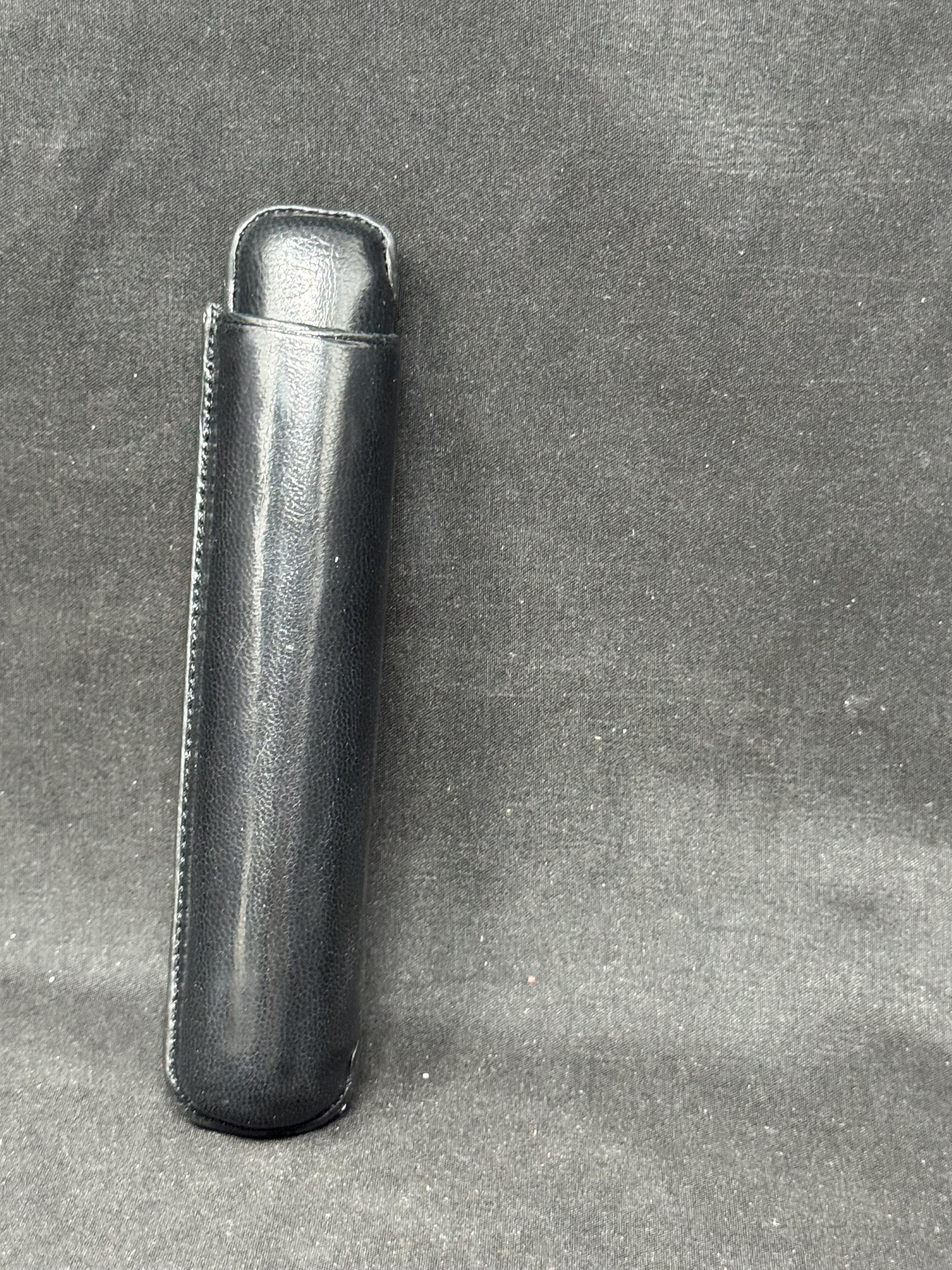 Unmarked German Bespoke One-Cigar Hard Leather Travel Case – Made in Spain (Ubrique Attributed). 5.75“x 1”.SKU-227 2