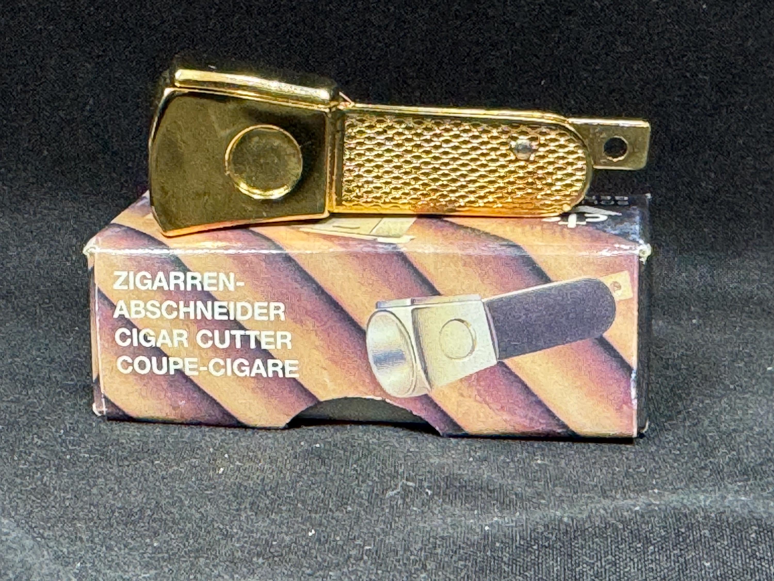 CTS Solingen Gold-Tone Mini V-Cut Cigar Cutter, 1950s-60s NOS 3