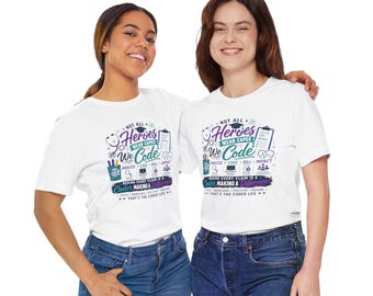 すべてのヒーローがマントを着ているわけではない　私たちはコードを書いているTシャツ｜プログラマー向けコーディングTシャツ
