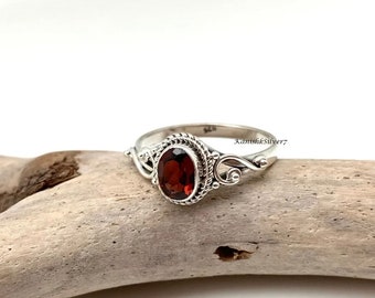 Garnet Ring, Statement Ring, 925 Silver Ring, Women Ring, Natural Garnet, Dainty Ring, Boho Ring, Gemstone Ring, Garnet Jewelry, Unique Ring