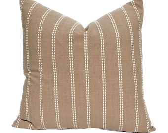Funda de almohada con rayas bordadas en gris topo y blanco - Lisette