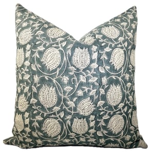 Housse de coussin en lin à fleurs bleu sarcelle - Motif tulipe à imprimé bloc - Louisa
