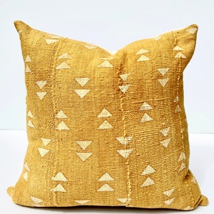 Taie d'oreiller jaune avec triangles blancs, taie d'oreiller moutarde, authentique toile d'éponge géométrique africaine - abstrait - coussin Malia