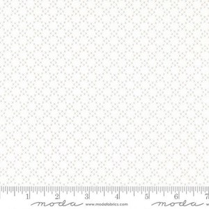 Ellie Off White Pebble 18764 28 Moda Brenda Riddle Designs