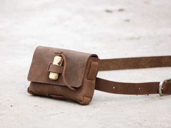 Leather belt bag for men and women, small natural looking hip bag with leather belt