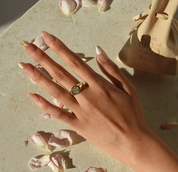 Sun Constellation Gold Signet Ring・18k Gold Vermeil and Cubic