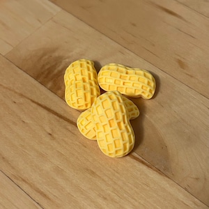 peanut - nut - miniature montessori language object trinket resin craft dollhouse