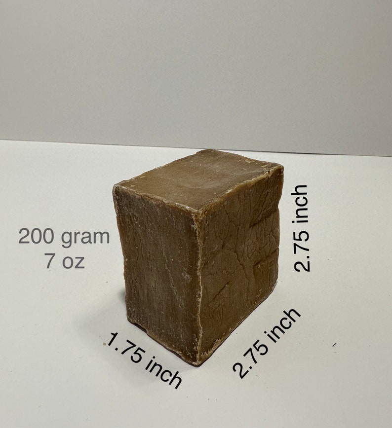 Puede incluir: Una barra de jab&oacute;n marr&oacute;n de 200 gramos (7 oz), que mide 7 cm x 7 cm x 4,5 cm.