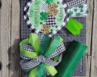 St. Patrick's Day Wreath Kit, Complete Kit with Bow, St. Paddy's Day shamrock Wreath, Pancake Style Mesh Wreath, Mesh Wreath Kit Premade Bow