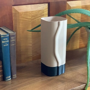 Table Lamp &quot; Pallium Abstract &quot; | Soft Ambient Cozy Lighting | Home Lighting | Office Lamp | Bedroom | Night Light by Materia 3D Printing