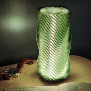 Lámpara de mesa pequeña color esmeralda &quot;Twist&quot; con regulador de intensidad / Lámpara de brillo suave / Lámpara de escritorio pequeña / Luz de noche / Decoración / Lámpara USB de noche