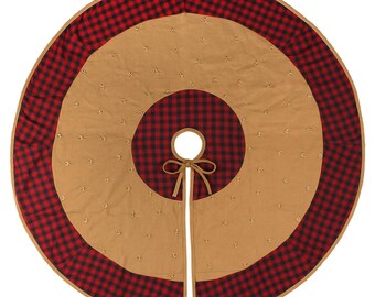 Falda para árbol de Navidad de algodón resistente en tela de pato beige y borde de cuadros rojos y negros con puntada de estrella bordada a mano por HOME HEART Brands
