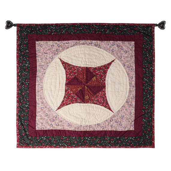 Hand made Hand quilted Throw Quilt, Table Topper 20"x20" Pinwheel red green calico quilt by Home Heart brands (Made in India)