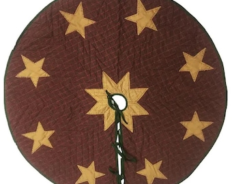 Falda para árbol de Navidad acolchada con apliques de estrellas beige, estilo campestre navideño, cuadros rojos y verdes, edredón grueso de doble capa de HOME HEART Brands