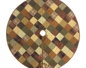 Falda para árbol de Navidad, hecha a mano, acolchada a mano, mezcla de cuadros otoñales y estampados de patchwork, estilo rústico primitivo, falda para árbol con decoración gruesa de HOME HEART Brands