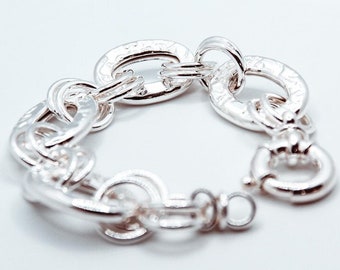 VISTOSO Bracelet with knurled oval links and round links. Width 22 mm, 59 grams.