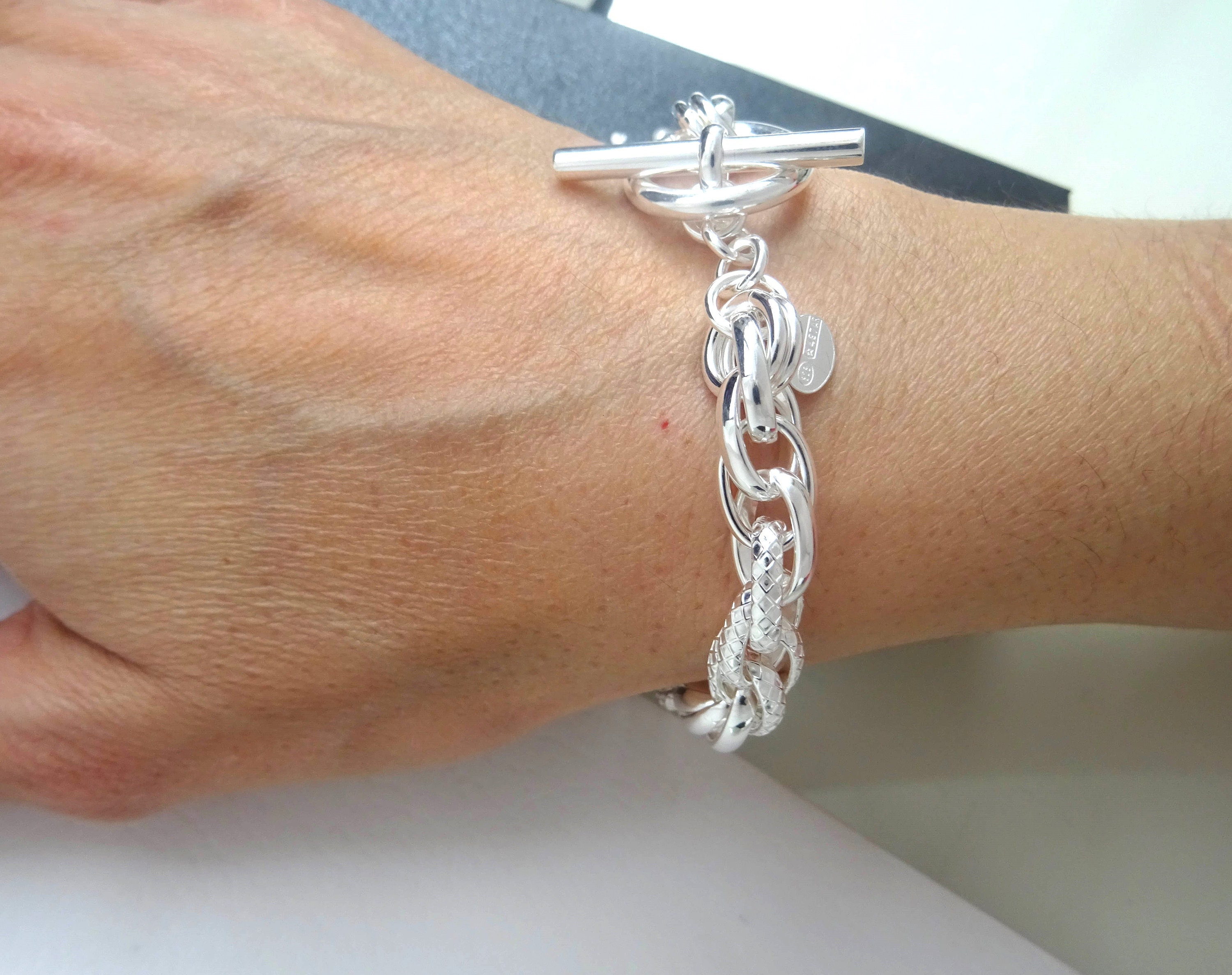 ★SENTIMENTS★ NO.598 [SILVER] WAVE TWO HOLD BALL BRACELET 1/2 CT. T.W. Diamond Wave Bolo Bracelet in Sterling Silver