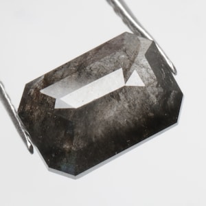 0.87 CT 7.1 X 4.8 MM 天然ソルトアンドペッパーエメラルドカットダイヤモンド、パーソナライズされたギフトリング用のルースブラックカラーダイヤモンド