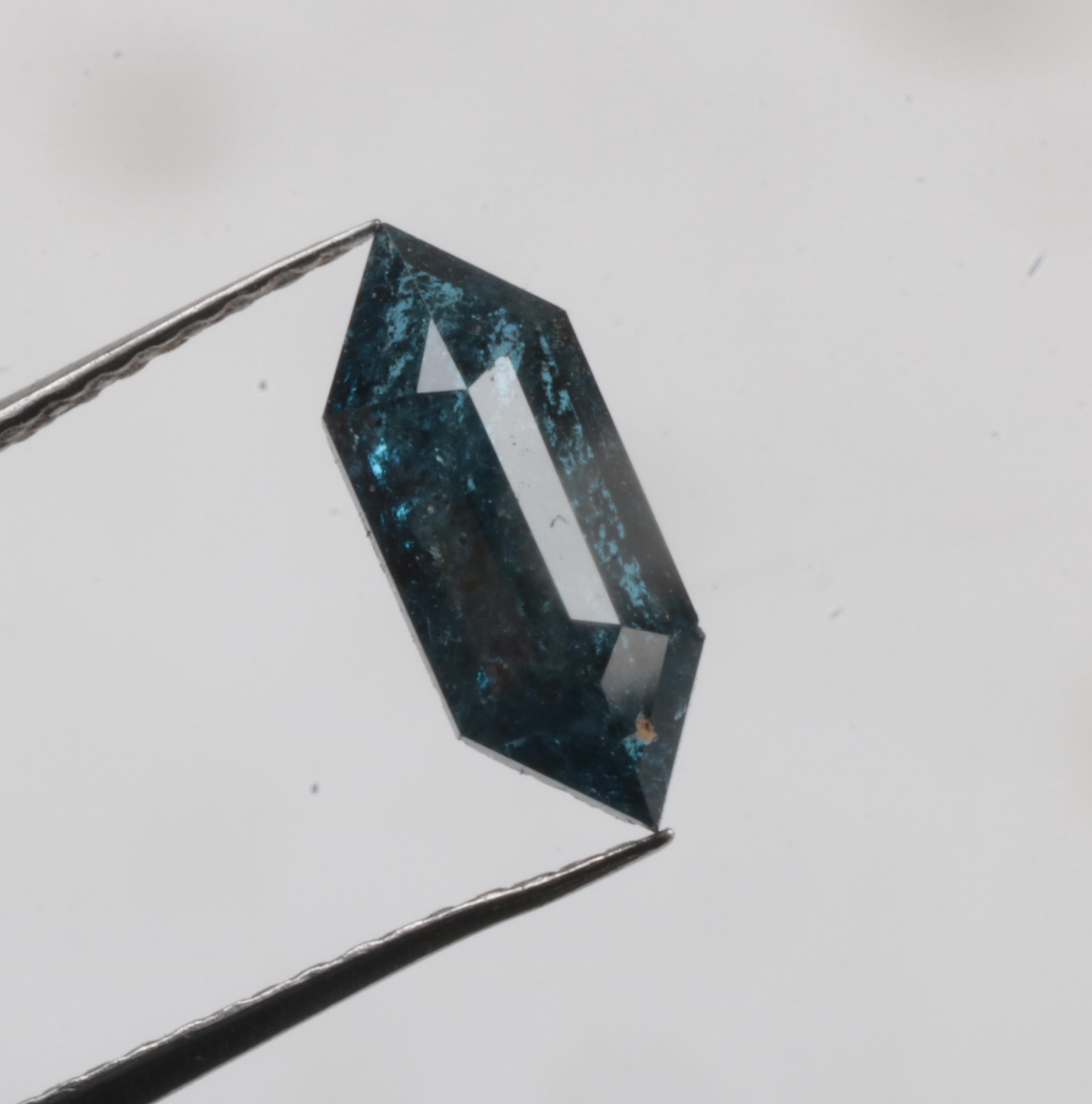0.65 CT 9.9 x 4.0 MM 六角形カット ブルー ダイヤモンド、天然ルース