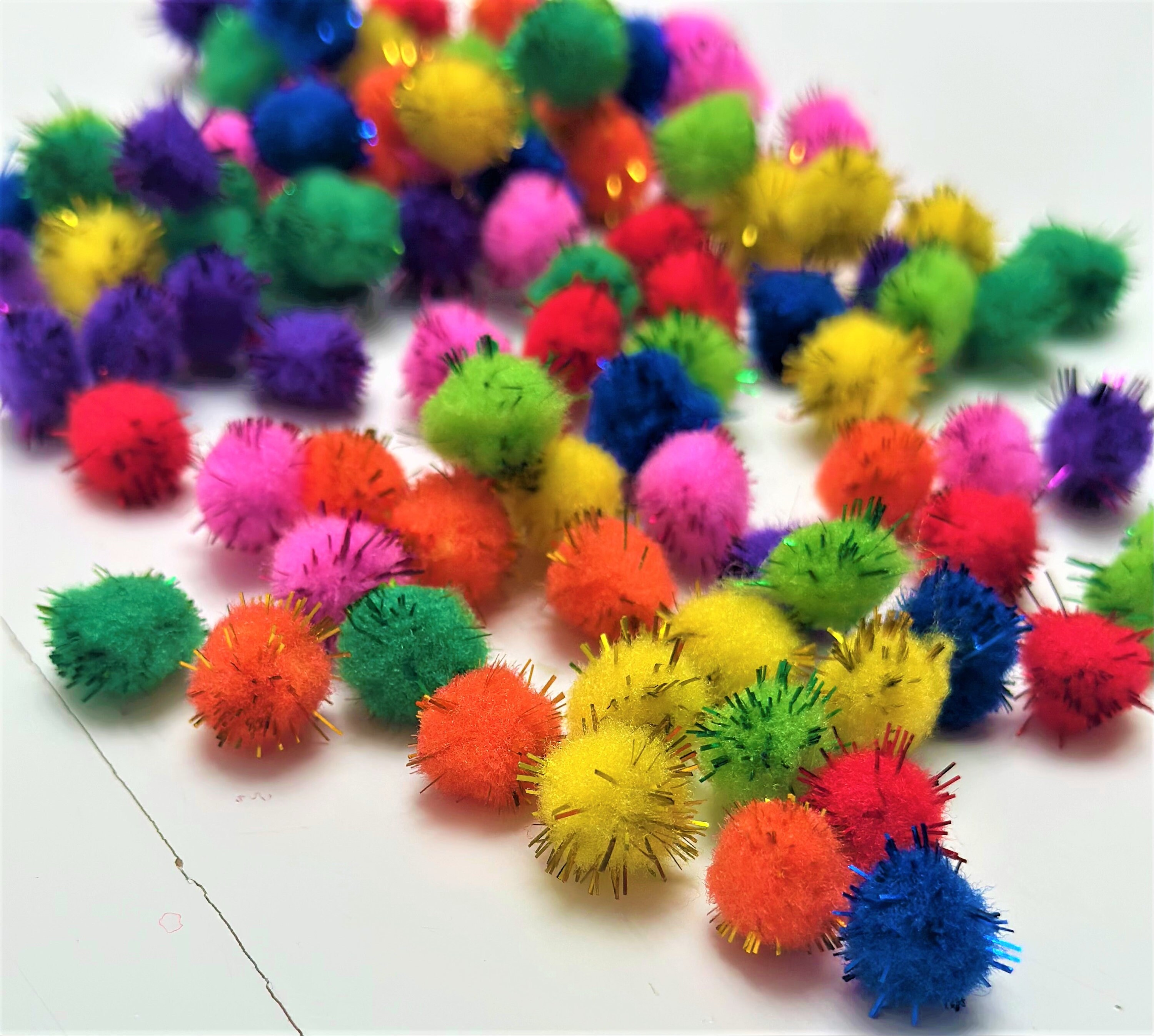 10mm  Plush Pompons mit Glitzerspitzen Bunter Mix Pompon Bommel Plüsch Nähen Basteln Bälle für kreatives Handwerk
