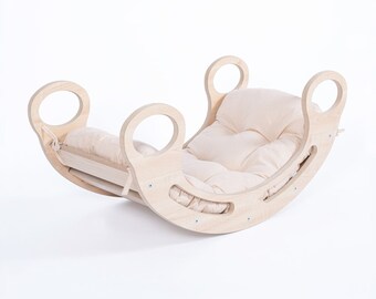 Ourbaby Montessori Rocker Woody + Kissen Cloudy Beige - Komplett-Set, Schaukelspielzeug, Kletterspielzeug, Multifunktionales Schaukelspielzeug, Kletterbogen